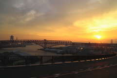 なみはや大橋から沈む夕日を眺めて