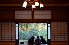 一の間の広縁から