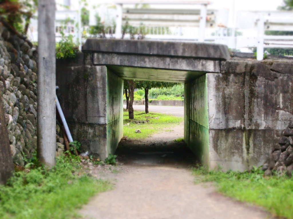 トンネル