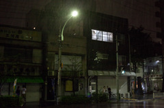 雨宿り