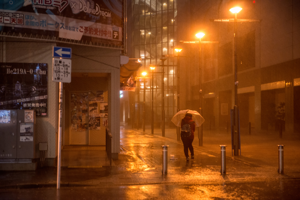 台風の日の秋葉原その５