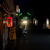 帰宅する親子