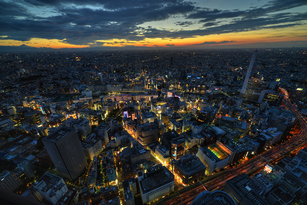 東京の夜が始まる(サンシャイン60 その10)