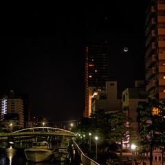 夜の川と月競演