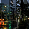 朝雨の駅前