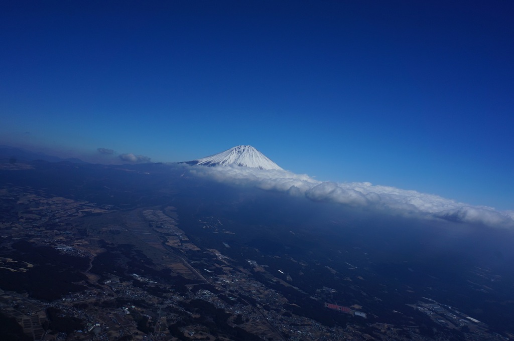 2013年3月5日朝霧フライト　富士山と雲海