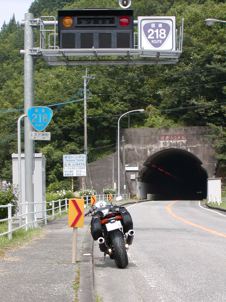 R218