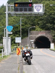 R218
