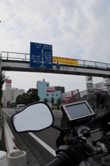 R001