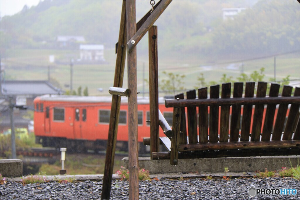 雨のブランコ