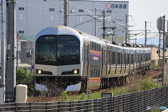 高架から滑るように