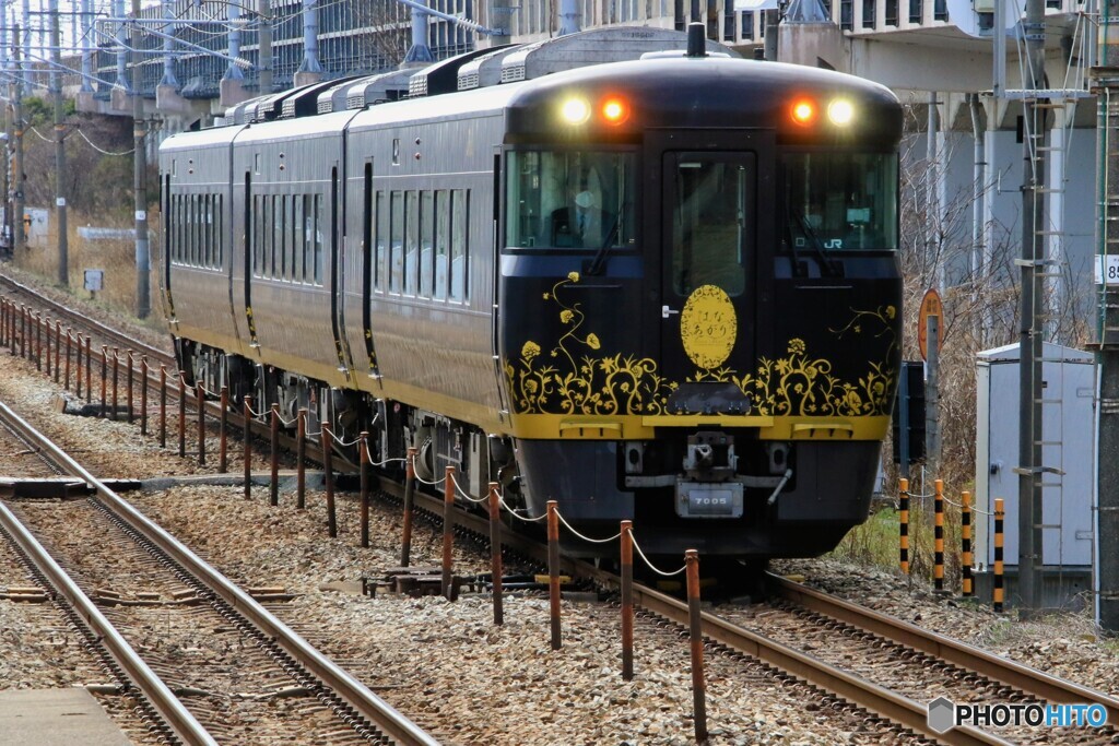 観光列車「はなあかり」