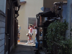 路地の向こう