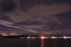 山中湖と富士山