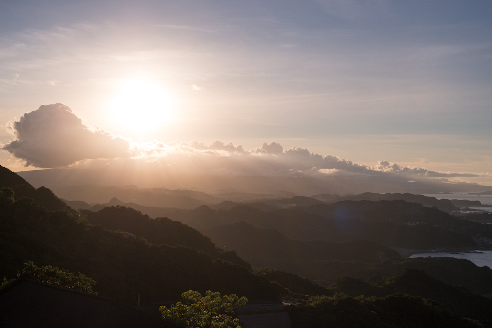 九份から見下ろす光景①