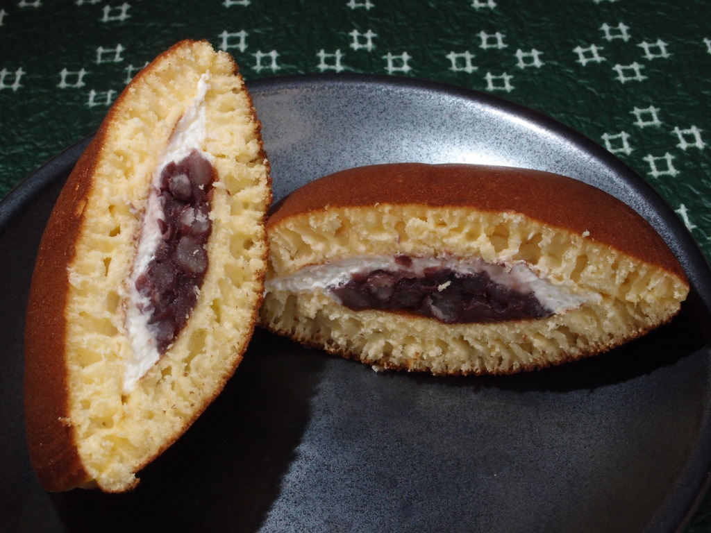 あずき＆生クリームのどら焼き(中身)