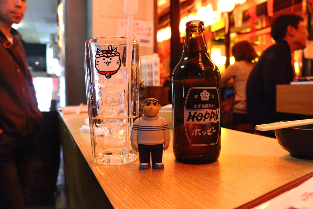 (旅の思い出) ガード下の居酒屋でホッピー
