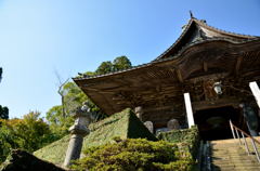 仁王尊　山門と石垣