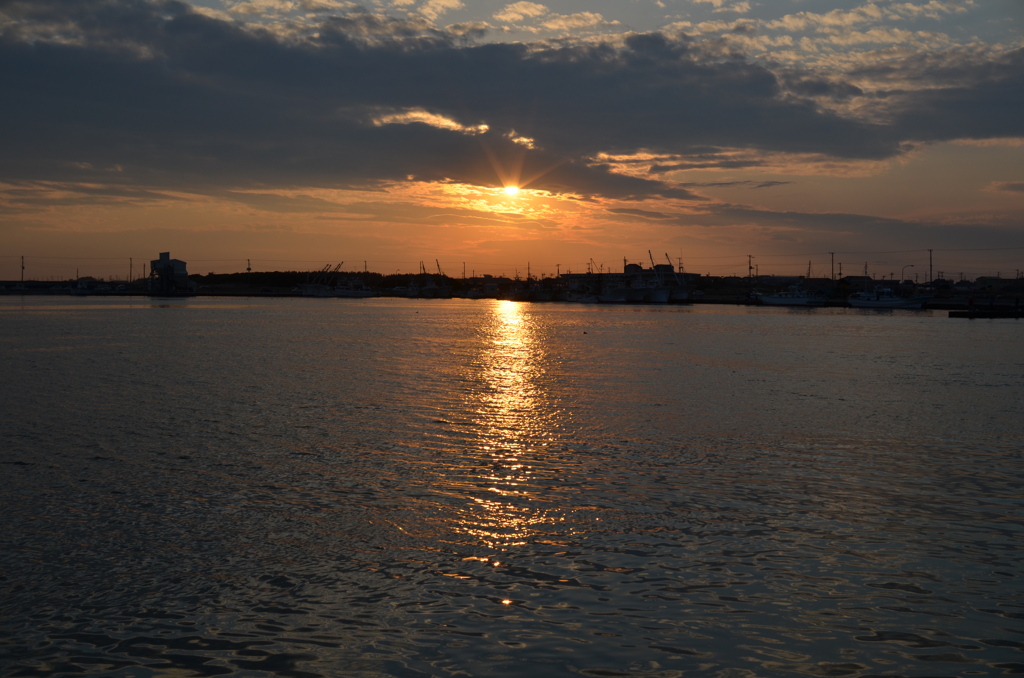 港町の夕日