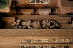 仁王尊　山門　欄間の木菟