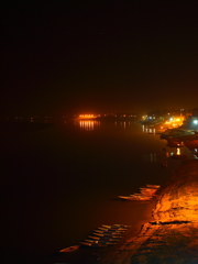 夜のガンジス川