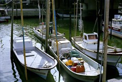 大牟田市内を流れる白銀川に佇む漁船・・・