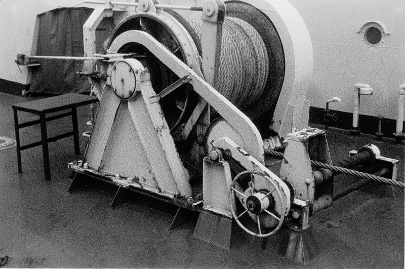 サルベージ船の甲板