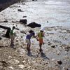魚市場の子供達
