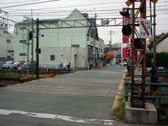 栄町の踏切にて・・・