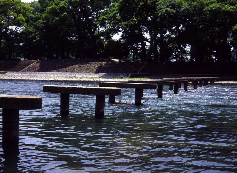 船小屋の沈下橋