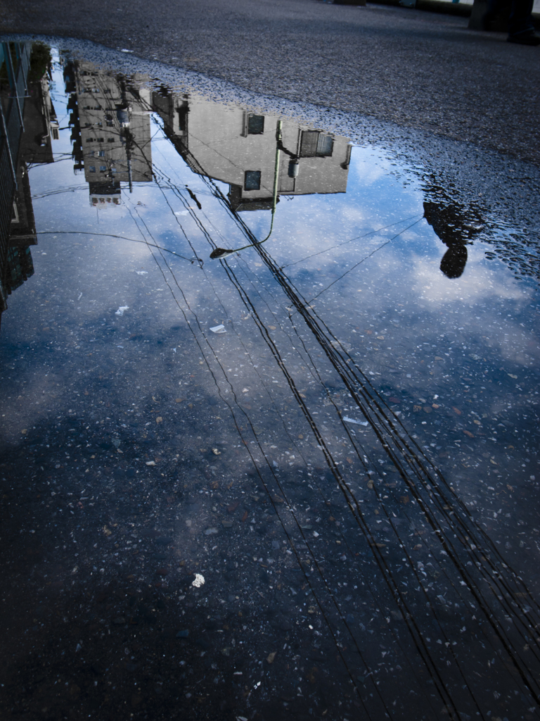 雨上がりの町。