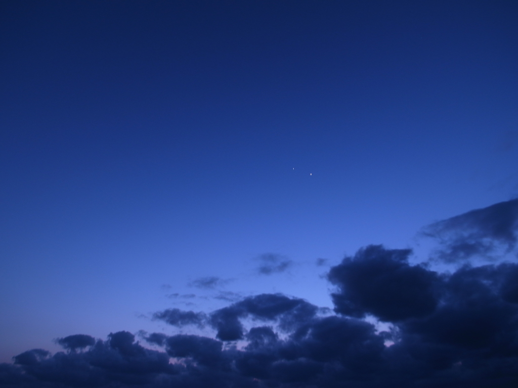 雨雲と青。