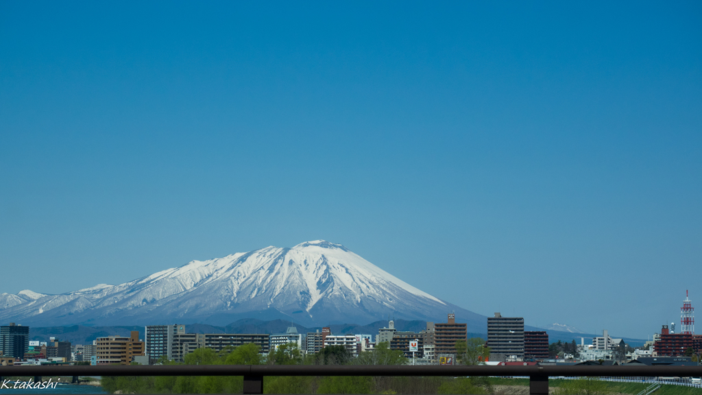 岩手山　春
