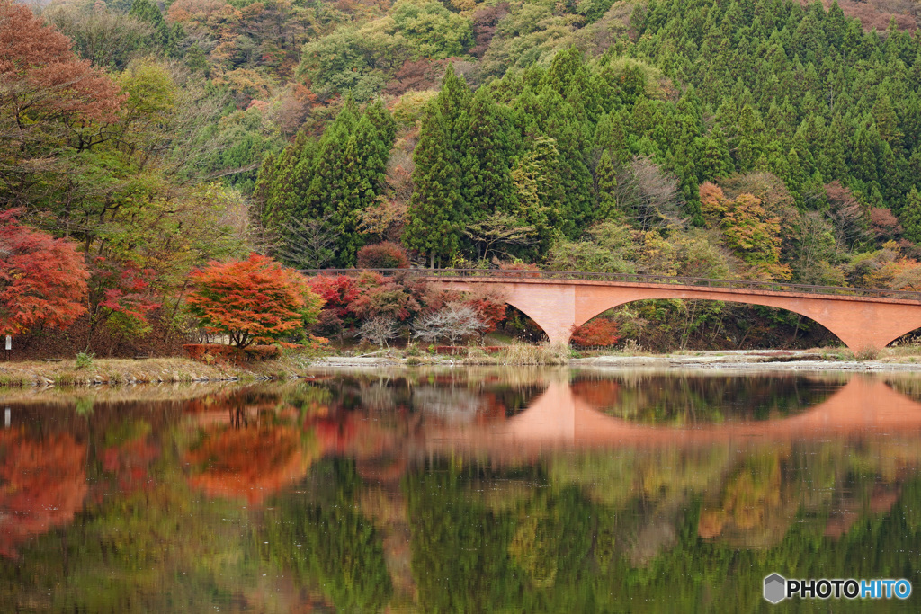 碓氷湖 リフレクションのある風景