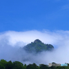 雲に浮かぶ鶏冠山　IMGP7760