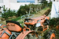 放置耕耘機。