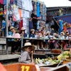 Damnoen Saduak Floating Market.