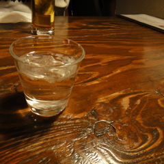 カレー屋さんの水