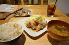 晩ご飯は駅から近いカフェバーのようなところで＾＾