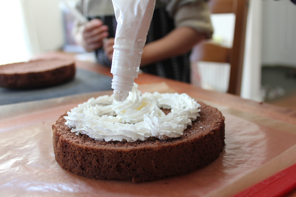ケーキ作り。