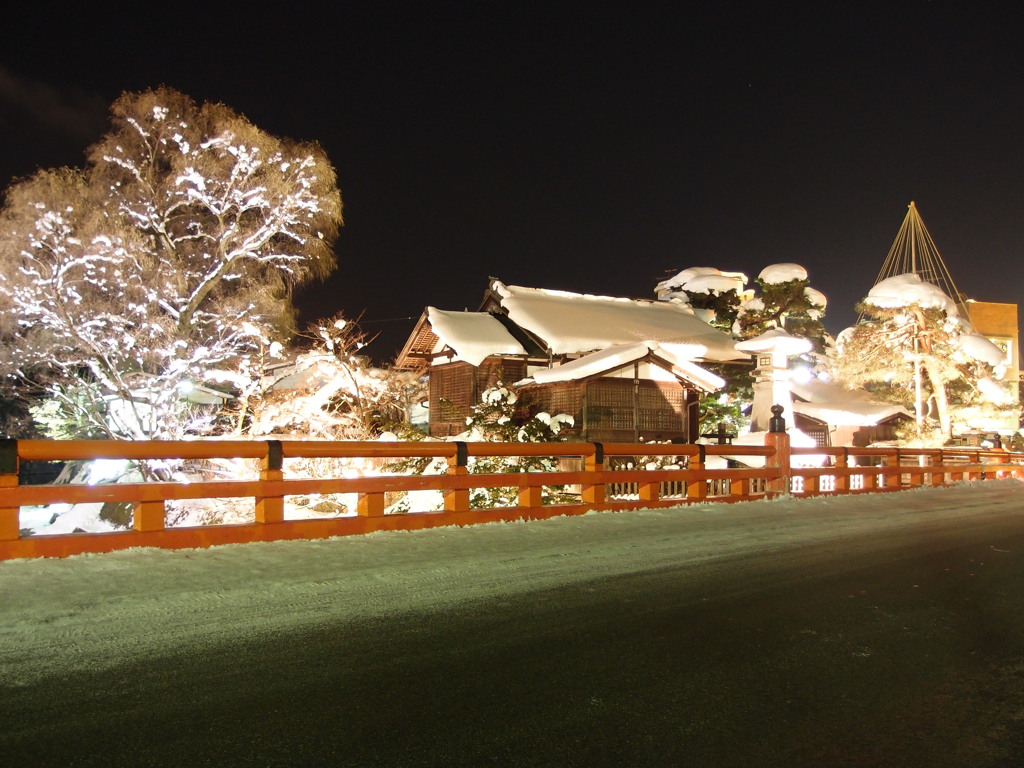 高山（ライトアップ）