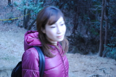 黄昏と山と女