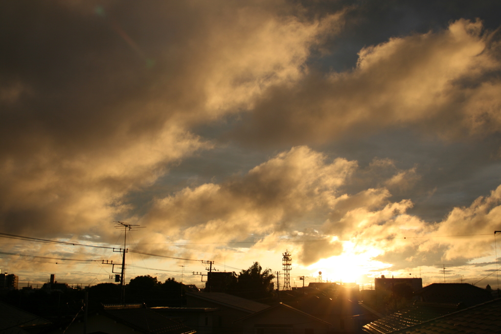 嵐のあとの夕空