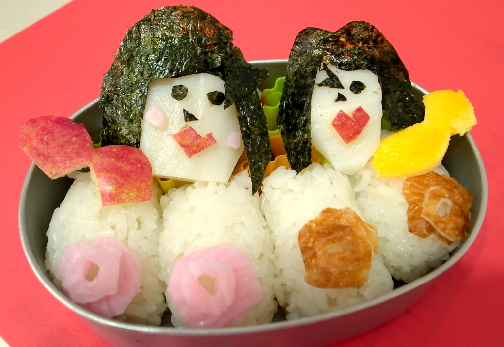 （＾ｖ＾）（＾ｖ＜）