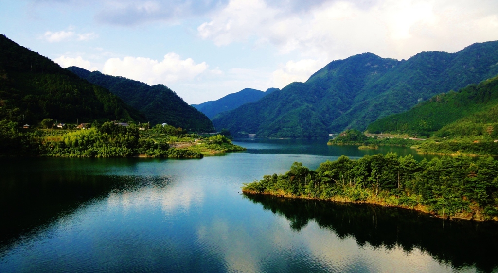 法皇湖（富郷ダム）