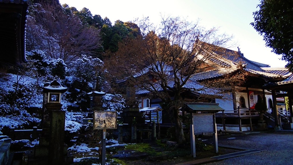 雪化粧した新長谷寺