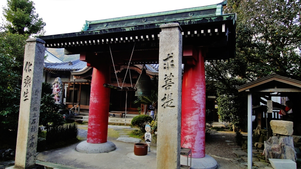 四国別格二十霊場第十四番札所・邦治山常福寺椿堂