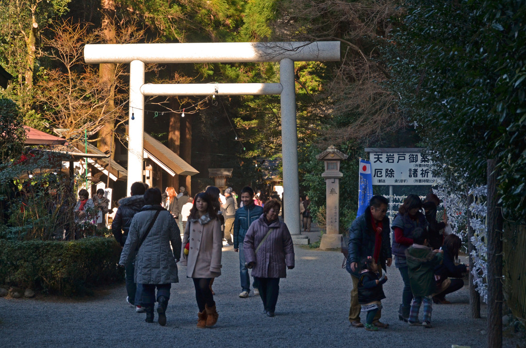 白い鳥居