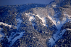 光輝く雪山