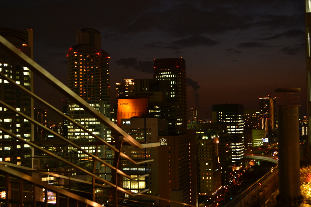 大阪の夜。今夜はどんな物語が。